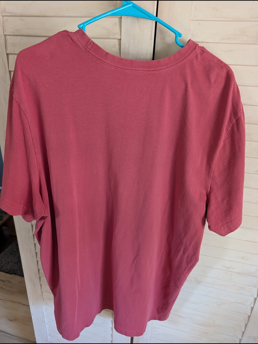 Life is Good Men's Red Crusher Tee with Fish Graphic XL - Picture 3 of 3